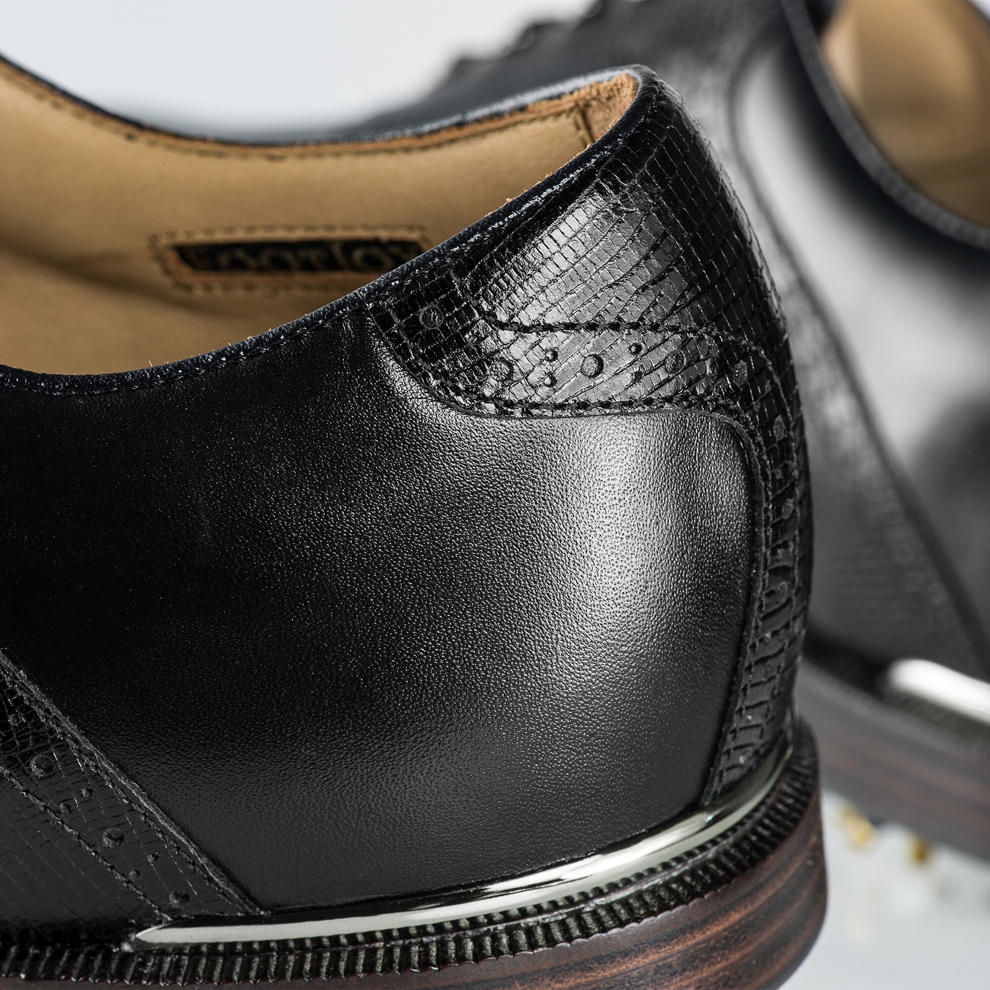 ICON Black | Men's Classic Saddle Golf 